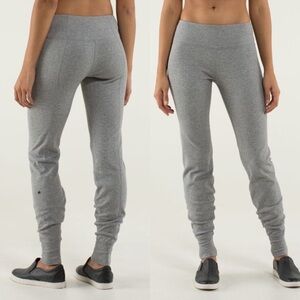 Lululemon Open Your Heart Pant
Heathered Medium Grey